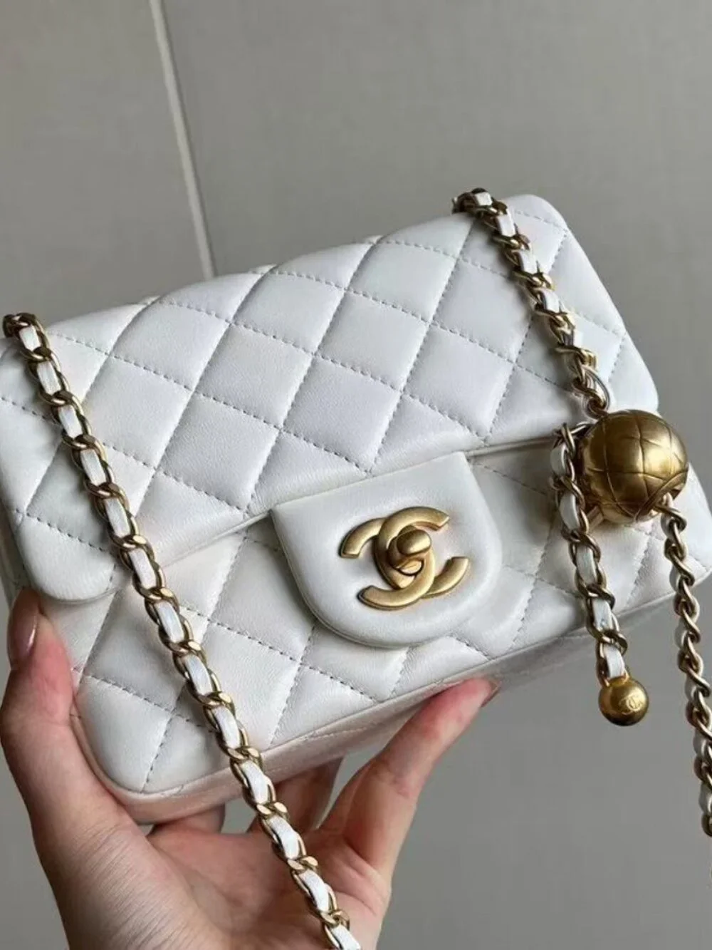 Classic CHANEL Bag: A Stylish and Versatile Choice for Elegance